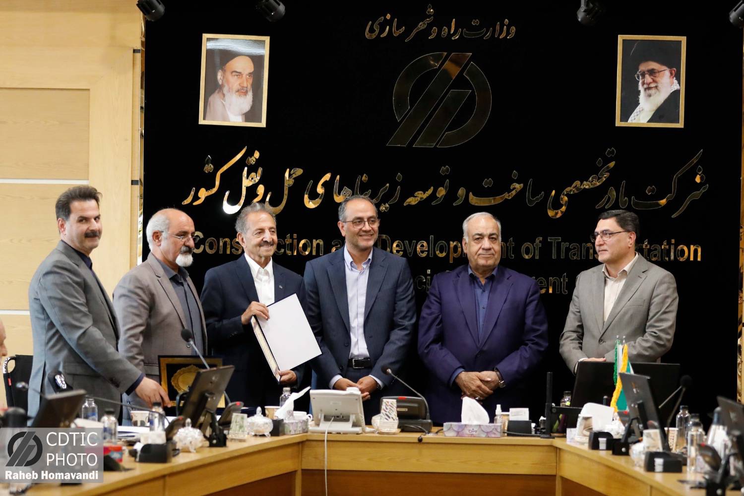 مراسم تجلیل از دست‌ اندرکاران احداث راه‌ آهن میانه- اردبیل