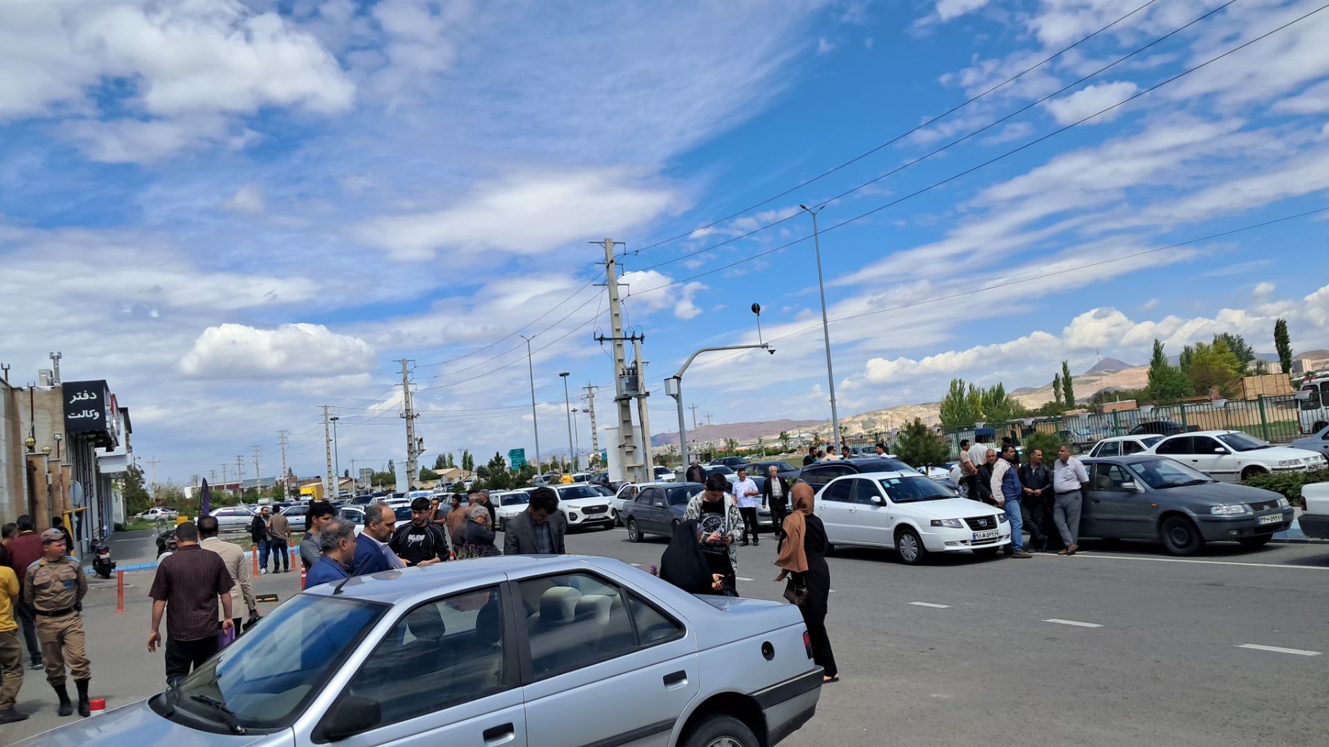 تجمع رانندگان در مقابل دادستانی تبریز