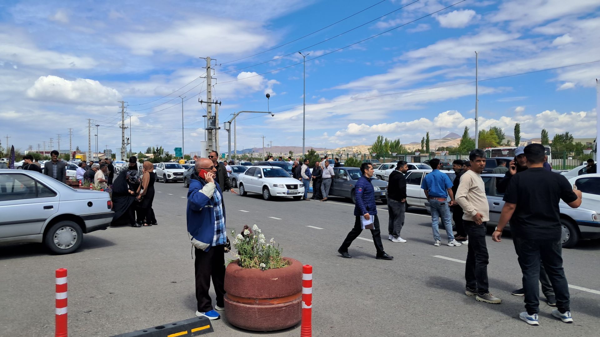 تجمع رانندگان در مقابل دادستانی تبریز