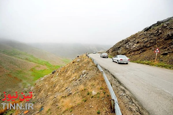  تلاش راهداران برای بازگشایی جاده گنجنامه-تویسرکان