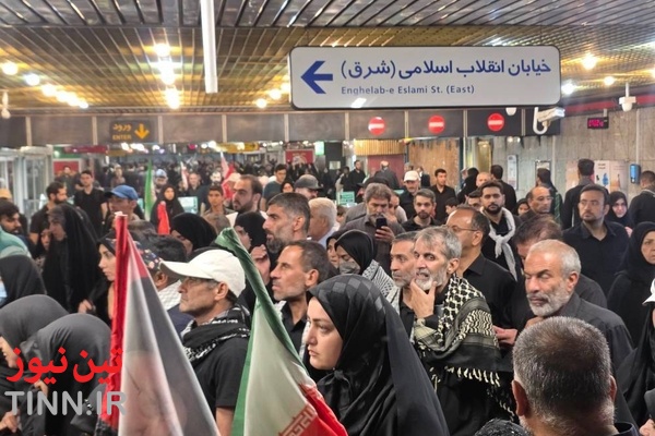 خدمات رسانی متروی تهران به شرکت‌ کنندگان مراسم وداع با رهبر شهید
