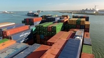 Port of Rotterdam tests monitoring system to ease container transport
