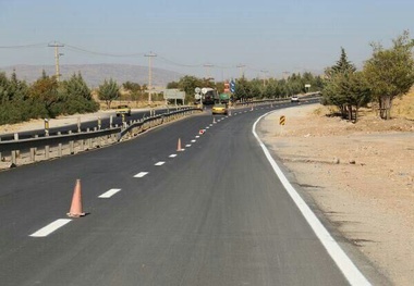اجرای ۱۹۰ کیلومتر خط ترافیکی در بزرگراه دلیجان اصفهان 
