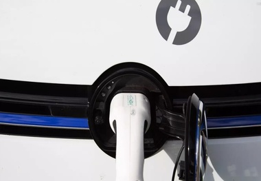 UK Proposes Equipping Every New Home for Electric-Car Charging