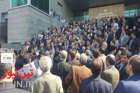 (تصاویر) استقبال از آخوندی پس استیضاح ناموفق