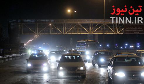 برخورد کامیون با پل عابرپیاده در مشهد