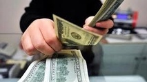 مدیریت بازار ارز برای کنترل نرخ/قیمت دلار به ۱۳۷۴۰ تومان رسید