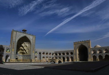 دانشگاه علم و صنعت عبور مترو از جوار «مسجد جامع» اصفهان را بررسی می کند