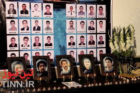 (تصاویر)  وداع با جانباختگان حادثه نفتکش ایرانی در بندر انزلی 
