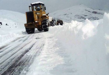 ۴۰ راه روستایی شهرستان هشترود در اثر بارش برف مسدود شد