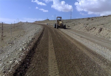 آغاز عملیات زیرسازی و احداث راه روستایی در حوزه بشرویه