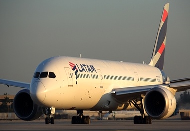 Cuts in capacity, fleet push LATAM to record 2Q operating profit 