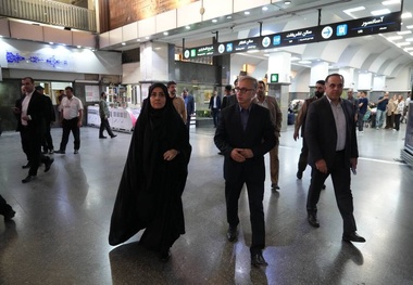 بازدید وزیر راه از راه آهن تهران/افزایش تعداد قطارها برای پاسخ به مطالبات مردم