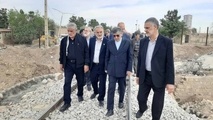 بررسی میدانی نمایندگان مجلس و دولت از مسیرهای بازسازی شده در راه آهن کاشان