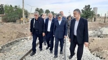 بررسی میدانی نمایندگان مجلس و دولت از مسیرهای بازسازی شده در راه آهن کاشان