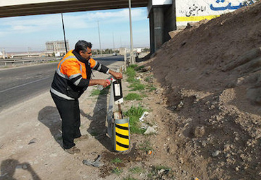 پاکسازی حریم جاده‌های بندر آستارا