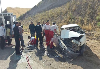 برخورد پراید با تیر چراغ برق