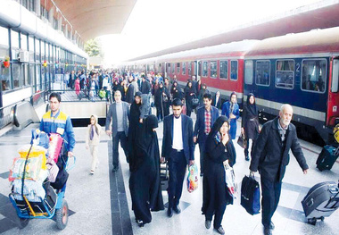 ۴۲هزار مسافر در آبان‌ ماه از طریق ناوگان ریلی فارس جابه‌ جا شدند 