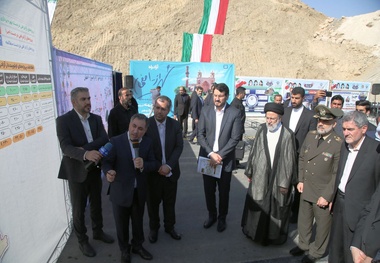 اتوبان اصفهان شیراز برای یزدی ها کسادی می آورد؟
