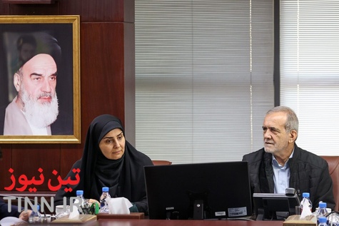 بازدید سرزده پزشکیان از وزارت راه و شهرسازی
