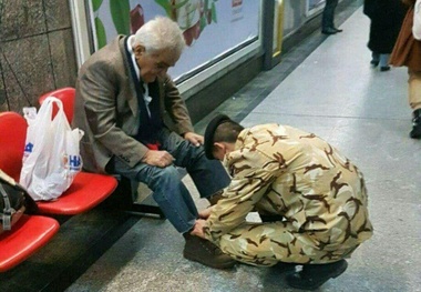 مترو، پیرمرد، سرباز!