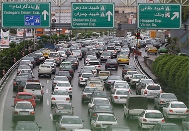 ۸ برابر ظرفیت معابر تهران خودرو داریم