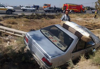 واژگونی خودرو حامل دانش‌آموزان اردبیلی/ 12 مصدوم در2حادثه رانندگی