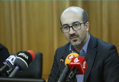 ترک تشریفات در شهرداری دست مایه کنایه سخنگوی شورای شهر پنجم شد