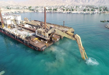عملیات لایروبی حوضچه بندر پرک آغاز شد

