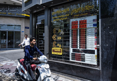 قیمت هر اسکناس دلار آمریکا به ۲۲۹۰۰ تومان رسید