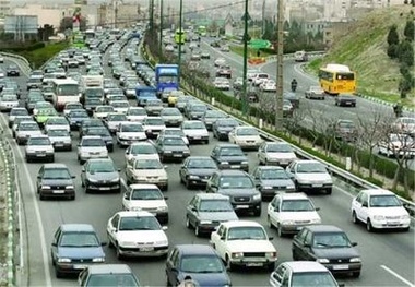 حذف سریع خودروهای فرسوده نیازمند جریمه سخت