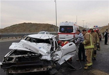 
مرگ سالانه ۱۴۰۰۰ نفر در جاده‌های کشور
