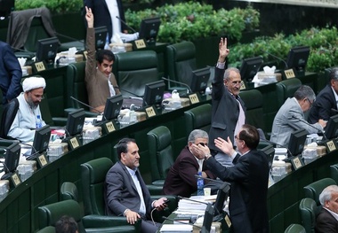  از آشتی‌کنان سامری و ظریف تا باز شدن پای چمران و باباه شاه به صحن مجلس 