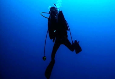Underwater search launched after Lion Air flight crash