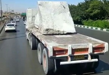 مرگ دلخراش راننده تریلر به دلیل بارگیری غیر اصولی