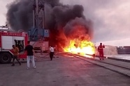 مدیرکل مدیریت بحران گیلان: حادثه آتش  سوزی در بندر کاسپین در دست بررسی است