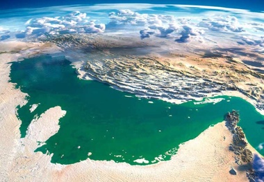 تردد سالانه ۴۰ هزار شناور از تنگه هرمز/آلودگی چالش خلیج‌فارس