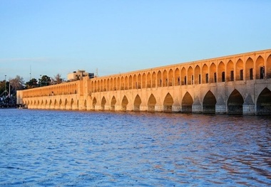 اردیبهشت سال ۱۴۰۳ اولین آب از خلیج فارس به اصفهان منتقل خواهد شد