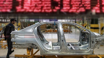 حواشی عرضه خودرو در بورس/ فرمول قیمت‌گذاری تغییر می‌کند؟