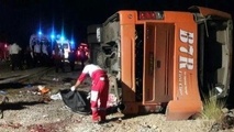 واژگونی مرگبار اتوبوس حامل دانش آموزان در داراب
