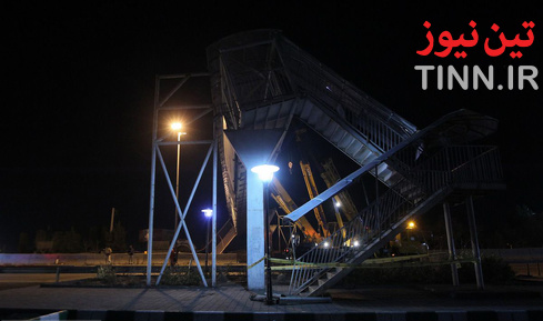 برخورد کامیون با پل عابرپیاده در مشهد