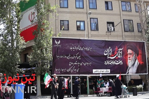 گزارش تصویری| خدمت‌ رسانی موکب «شهدای راه‌ آهن» به عزاداران در روز تشییع رهبر شهید