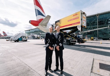 Twin Airline Pilots Retire By Landing Final Flights 30 Seconds Apart