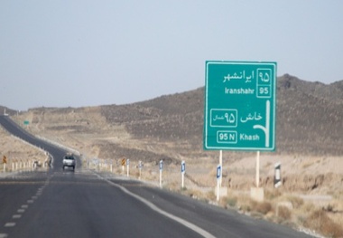 مدیر کل راه و شهرسازی استان سیستان و بلوچستان از مراحل ساخت بزرگراه خاش سراوان بازدید کرد 