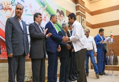 شرکت خدماتی فعال در بندر شهید رجایی واحد نمونه کارگری استان هرمزگان 