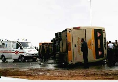 واژگونی اتوبوس در تهران یک کشته و 31 مصدوم داشت