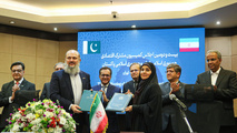 سند یادداشت تفاهم کمیسیون مشترک اقتصادی ایران و پاکستان امضا شد 
