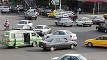 میدان توحید پس از قطع برق و خاموشی چراغ راهنمایی گره خورد + عکس