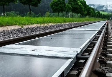 دومین راه آهن خورشیدی جهان در ایتالیا احداث می شود
