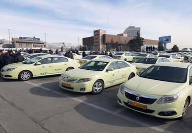 مشکلات تاکسیرانان در فرودگاه یزد بررسی شد